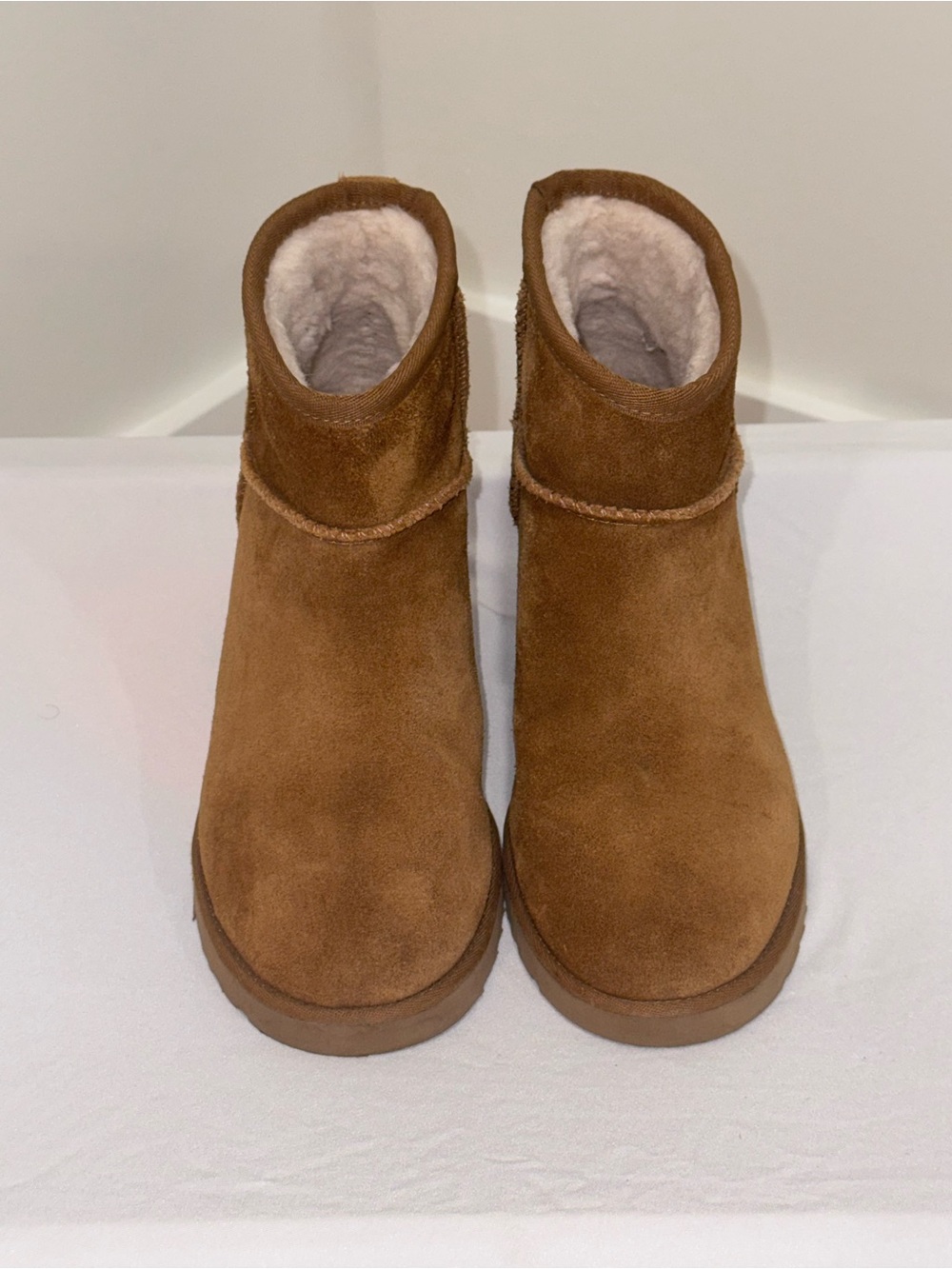 UGG Classic Femme Mini Wedge Boots Chestnut Suede Women’s Size 7 - Picture 5 of 9